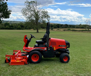 Tondeuse autoportée Kubota F391 15-20 CV pour usage commercial - Product Image 1