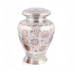 Urnes funéraires en laiton de haute qualité avec gravure complète urnes funéraires en métal fini de couleur or et noir pour cendres humaines - Product Image 2