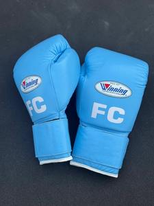 Gants de boxe de qualité supérieure avec logo personnalisé, en cuir véritable, fermeture à boucle et à crochets, durables, pour l'entraînement et les combats - Product Image 5