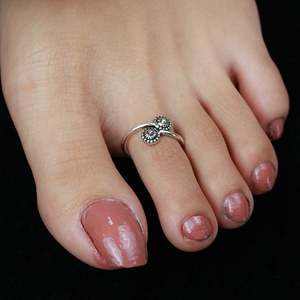 Ditya Floral Motifs <b>Silver</b> <b>Toe</b>-<b>Rings</b> Engagement/Wedding Gift 18K Gold with Diamond Main Stone Pair - Product Image 2