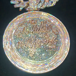 Pendentif Disque Hip Hop de Luxe en Argent Sterling Gravé Personnalisé avec Moissanite VVS1 de 28 Carats, Bijou Unisexe Haut de Gamme - Product Image 4