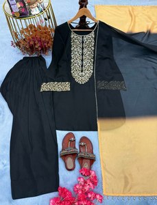 Ensemble Salwar Kameez Dupatta en soie Georgette avec broderie lourde pour les fêtes, design indien traditionnel moderne pour l'hiver - Product Image 5