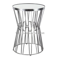 Table d'extrémité en laiton feuille de lotus avec finition dorée utilisée pour le salon Table d'appoint de meubles contemporains au design de luxe
