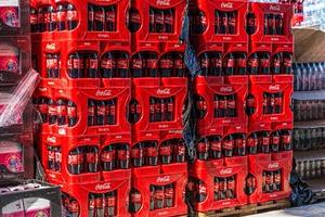 Entrega gratuita Coca Cola 330ML Bebidas refrescantes al por mayor Latas Bebidas exóticas Refrescos Bebidas carbonatadas - Product Image 3