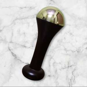 Best Selling Kansa Bronze Massageador Corporal Sem Fio Dupla Finalidade Ayurvédica Massagem Perna Rosto com Punho De Madeira Massageador Do Pé Índia