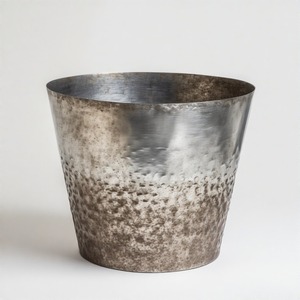 Jardinière Northern Shine Hammer en métal argenté de qualité supérieure conçue pour les espaces spirituels ou les intérieurs de cafés de boutique - Product Image 5