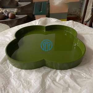 Plateau de service en laque en forme de trèfle vert, assiette de service décorative brillante, plat de présentation des aliments de luxe pour la cuisine à domicile - Product Image 1