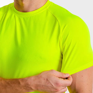 Chemise de compression pour homme de haute qualité, légère et respirante, logo personnalisé, motif uni, coupe décontractée, ajustement régulier - Product Image 4