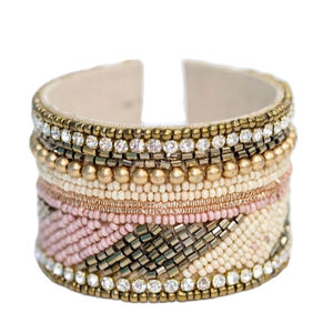 Chic Boho Pink Beaded Cuff para pulsera para bodas, aniversarios o fiestas, tamaño de regalo. 2,26. In. - Product Image 2