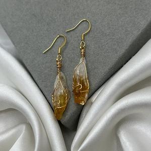 ต่างหูแบบหนีบชุบทองเงินสเตอร์ลิง92.5ด้วยหินธรรมชาติซิทรีนและดีไซน์คริสตัลดิบ - Product Image 1