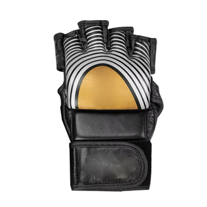 Gants de boxe MMA en cuir véritable personnalisés de haute qualité pour l'entraînement et le combat – Qualité supérieure, logo personnalisé, fabriqués au Pakistan - Product Image 4