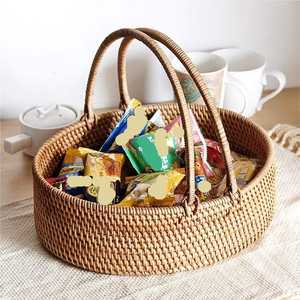 Panier de rangement en rotin au meilleur prix avec poignée annulaire, design multifonctionnel, moyen, écologique, pour servir des noix, des fruits, des collations - Product Image 4
