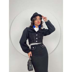 Conjunto de Dos Piezas para Mujer Miss Janell, Falda y Top de Tweed Negro con Detalle de Abertura, Estilo Elegante para Oficina, Modelo 1027, Perfecto - Product Image 1
