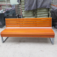 Fourniture d'usine personnalisé nouveau design banc en bois chaise de parc en aluminium moulé bois de pin brun salon