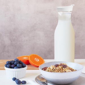 <span class=keywords><strong>Carafe</strong></span> ronde en plastique avec bouchons à vis pour les emballages de jus de <span class=keywords><strong>whisky</strong></span>, de vin et de soda avec surface de sérigraphie - Product Image 3