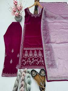 Ensemble Kurta pour femme en velours de viscose lourd moderne avec broderie et sequins - Tenue de mariage/fête/décontractée - Product Image 5