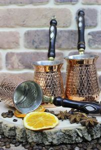 Cafetière turque en laiton et cuivre avec poignée en bois, vaisselle, tasse à café, décoration de table pour la maison, la cuisine, le restaurant, l'hôtel, les fêtes - Product Image 2