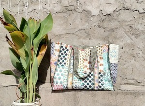 Sac fourre-tout de luxe premium à imprimé floral résistant à l'eau fabriqué en Inde par un fabricant et exportateur indien pour l'été - Product Image 6