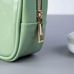 กระเป๋าใส่เครื่องสำอางและผลิตภัณฑ์ดูแลผิวสำหรับเดินทาง รุ่น Lady PU Zipper ได้รับสิทธิบัตร - Product Image 5