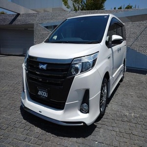 Diésel de segunda mano 2020 Toyota Noah V 4X4 - Product Image 1