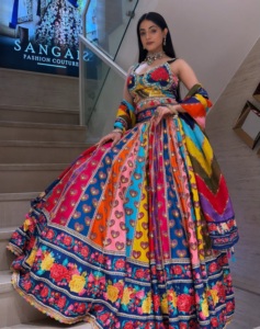 Impression numérique de vêtements indiens et pakistanais à la mode élégante avec Cancan & Canvas Patta Lehenga Choli Fox Georgette - Product Image 1