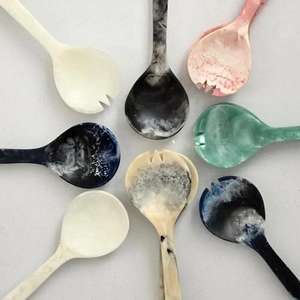 Servidores de Ensalada de Resina Hechos a Mano con Patrón de Mármol y Espiral Acuática, Cuchara Elegante para Ensalada, Apta para Lavavajillas - Product Image 2