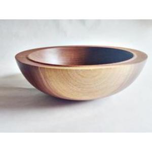 Nuevos cuencos de madera hechos a mano diseñados para contener porciones generosas de ensaladas, sopas o platos de frutas - Product Image 1