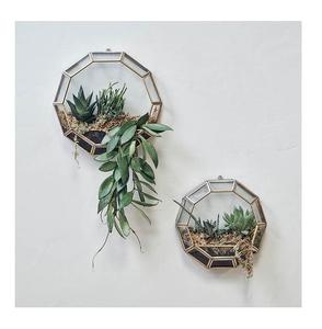 Jardinières galvanisées murales classiques Pièce de déclaration intemporelle Conception accrocheuse parfaite pour la décoration intérieure et extérieure - Product Image 3