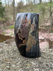 Cuerno vikingo natural hecho a mano, respetuoso con el medio ambiente e ideal para beber con temática medieval, experiencia auténtica garantizada - Product Image 4