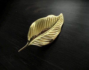 Leaf Design Gold Knob pour armoires, tiroirs et portes Poignée décorative élégante pour la décoration intérieure Intérieur élégant et utilisation de meubles - Product Image 5