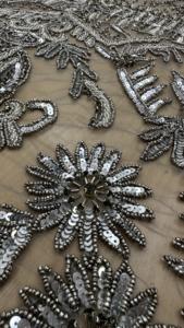 Nuevo 2023 lentejuelas de color gris con diseño de cristal vestido de tela de encaje de boda bordado de boda vestido de novia tela nupcial - Product Image 4