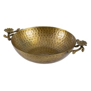 Exportador de Frutero de Metal martillado en tono latón Vintage de 10 pulgadas, manijas en forma de flores, bandeja de mesa decorativa, plato para servir - Product Image 1