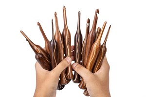 Juego de gancho de ganchillo de madera hecho a mano con soporte giratorio y cuenco de hilo para tejer y regalo del Día de la madre - Product Image 2