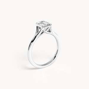 แหวนหมั้นเพชรทรงเหลี่ยมมรกต - Product Image 3