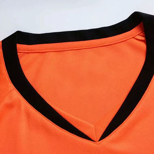 ชุดฟุตบอลชุดทีมโพลีเอสเตอร์100% ชุดทีมฟุตบอลสีแบบกำหนดเอง - Product Image 3