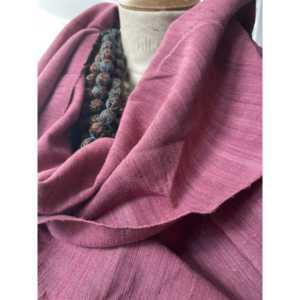 Écharpe en Soie Satinée Ethnique Vintage Peace, Motif Rose Designer, 100% Soie, Impression Numérique, Longue, pour les Saisons Printemps-Été - Product Image 1