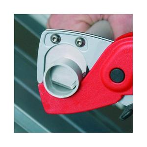 Cortador de Tubos Cromado Knipex-PlastiCut para Mangueras Flexibles y Tuberías de Plástico - Product Image 3