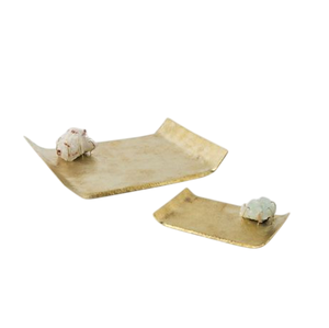 Trending Brass Serving Trays With Handle Customized Shape Gold <b>Tabletop</b> Food Serving Tray Uses in Hotels and Weddings - Product Image 4