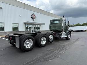 Camión Volquete Usado INTERNATIONAL 2026, Motor Diésel de 10 Cilindros, Cámara Trasera 360, Pantalla Táctil, Automático, Euro 5, 41-50t, 6x4, Volante a la Izquierda - Product Image 6