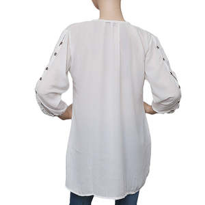 เสื้อจอร์เจตต์สไตล์ตะวันตกสำหรับผู้หญิง - สีขาว - Product Image 2