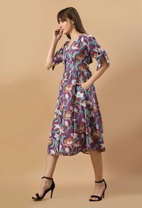 Robe longue indienne faite à la main en coton imprimé floral tenue de fête pour femme élégante avec cadeau de mariée personnalisé vente de logo avant - Product Image 4