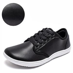 รองเท้าหนังกันลื่นสำหรับผู้ชายกันลื่นกลางแจ้งสีพื้นมีสไตล์ - Product Image 2