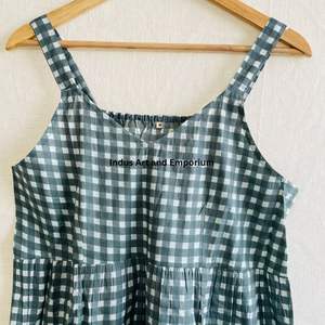 Belle robe en coton à imprimé floral Robe pour un usage décontracté Robe à imprimé à la main - Product Image 6