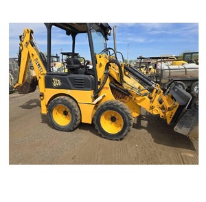 Le chargeur sur chenilles JCB 1CX de qualité supérieure offre une visibilité à 360 degrés et des commandes manuelles pour des excavations précises. - Product Image 2