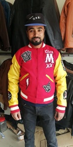 Chaqueta de béisbol universitaria de gran tamaño de alta calidad personalizada para hombre patrón de letras bordadas cuello levantado logotipo frontal colocación invierno - Product Image 4