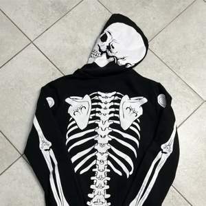 Felpa con cappuccio scheletro di alta qualità per uomo e donna comodo ed elegante perfetto per abbigliamento Casual e feste di Halloween - Product Image 4