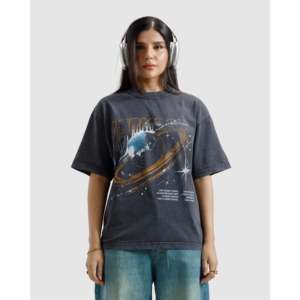 เสื้อยืดคอสมอส แอซิดวอช ระบายอากาศได้ดี ผ้าเจอร์ซีย์คอตตอน 100% ลายพิมพ์ตัวอักษรแบบเรียบ น้ำหนัก 200gsm 250gsm 300gsm - Product Image 3