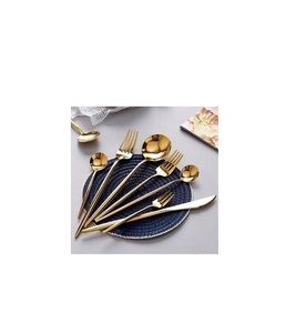 Service de couverts en métal de qualité supérieure avec design antique et bords lisses idéal pour les thèmes de repas de mariage élégants - Product Image 1