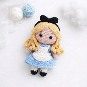 Muñeca de ganchillo súper linda para niñas, regalo de muñeca con accesorios, hecha a mano con algodón de leche, ecológica. - Product Image 6