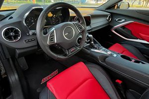 พร้อมจัดส่งปี 2023 เชฟโรเลต คามาโร 2SS คอนเวอร์ทิเบิล - Product Image 3